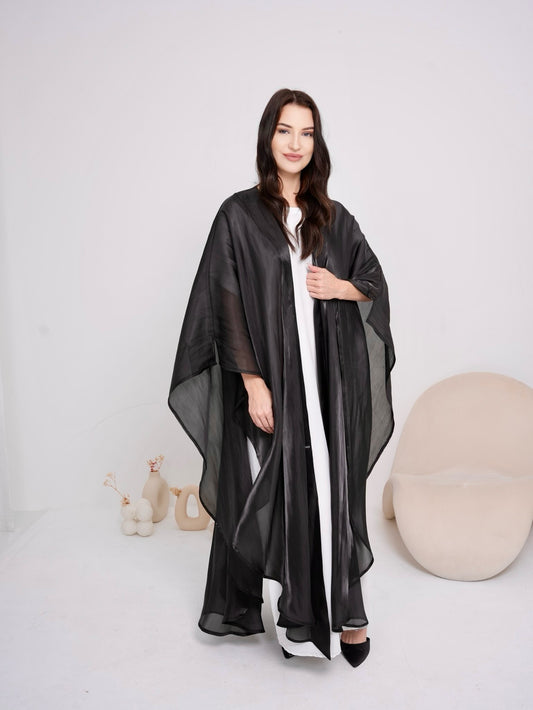 Sara's Luxurious Open Abaya