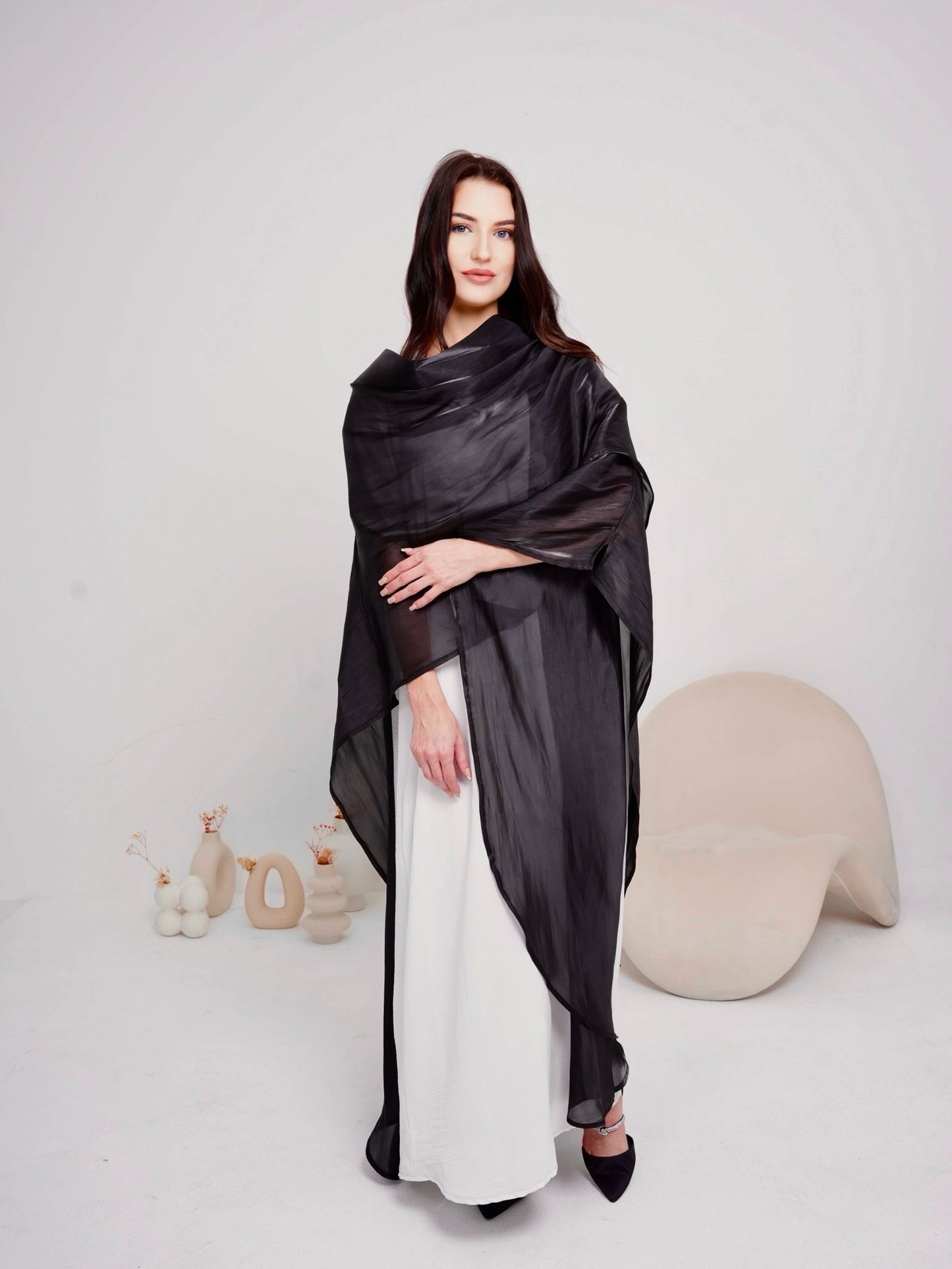 Sara's Luxurious Open Abaya